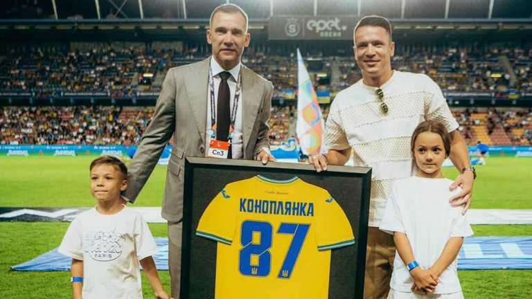 Шевченко та Коноплянка / Фото: УАФ Шевченко та Коноплянка / Фото: УАФ