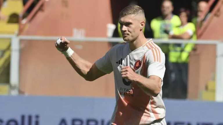 Артем Довбик / фото ФК Рома Артем Довбик / фото ФК Рома