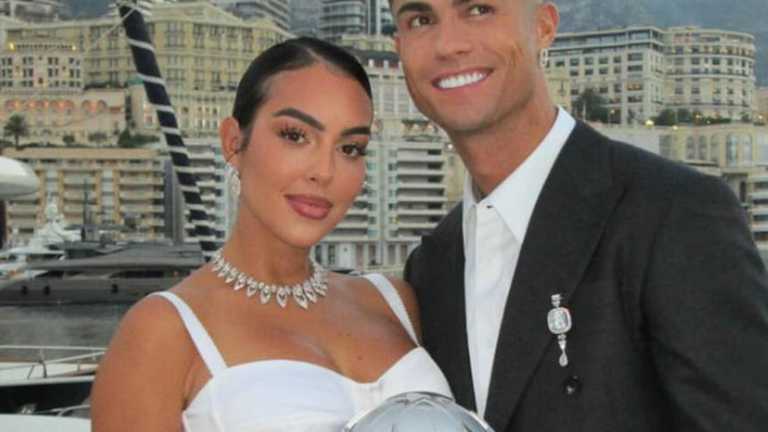 Джорджина Родригес с Роналду / Фото instagram.com/georginagio Джорджина Родригес с Роналду / Фото instagram.com/georginagio