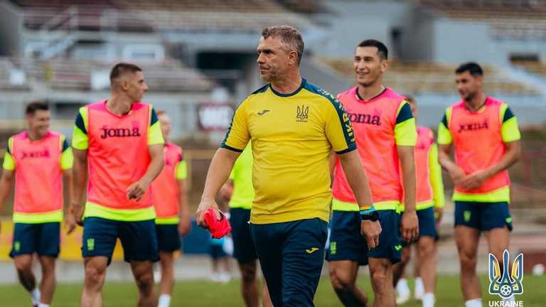 Сергей Ребров с игроками сборной / Фото УАФ Сергей Ребров с игроками сборной / Фото УАФ