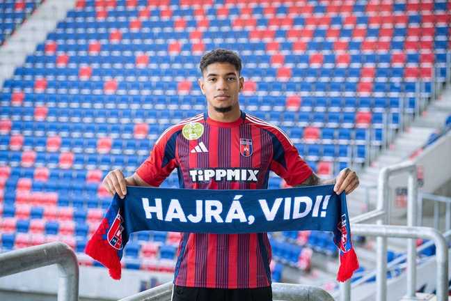 Даниэль Кивинда / Фото ФК Фехервар Даниэль Кивинда / Фото ФК Фехервар