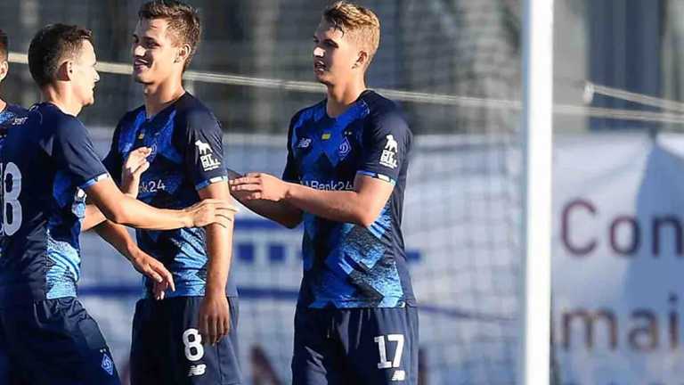 Супряга (праворуч) / Фото ФК Динамо Супряга (праворуч) / Фото ФК Динамо