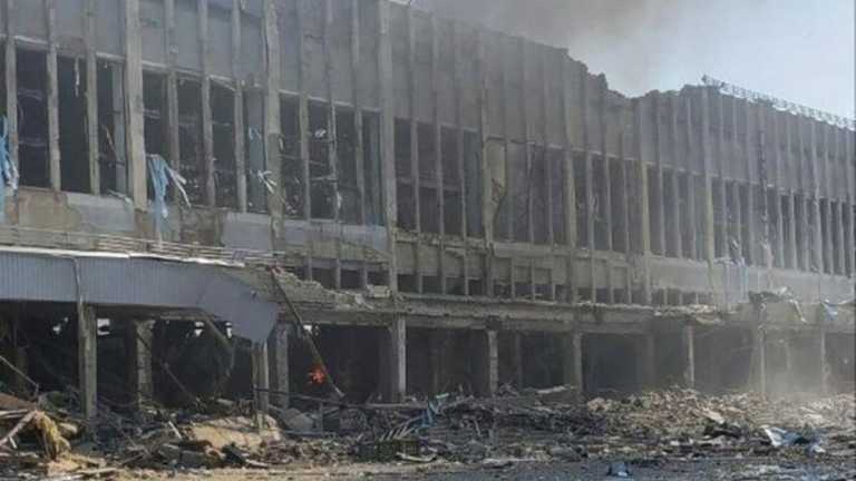 Зруйнований палац спорту / Фото НОК Зруйнований палац спорту / Фото НОК