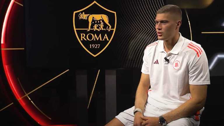 Артем Довбик / Стоп-кадр из видео Артем Довбик / Стоп-кадр из видео