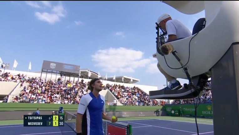 Ціціпас свариться з суддею / Скріншот з відео Ціціпас свариться з суддею / Скріншот з відео