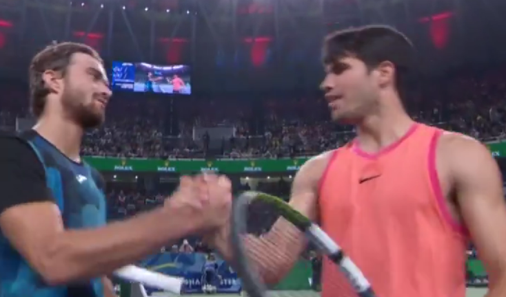 Махач и Алькарас / Скриншот из видео Махач и Алькарас / Скриншот из видео