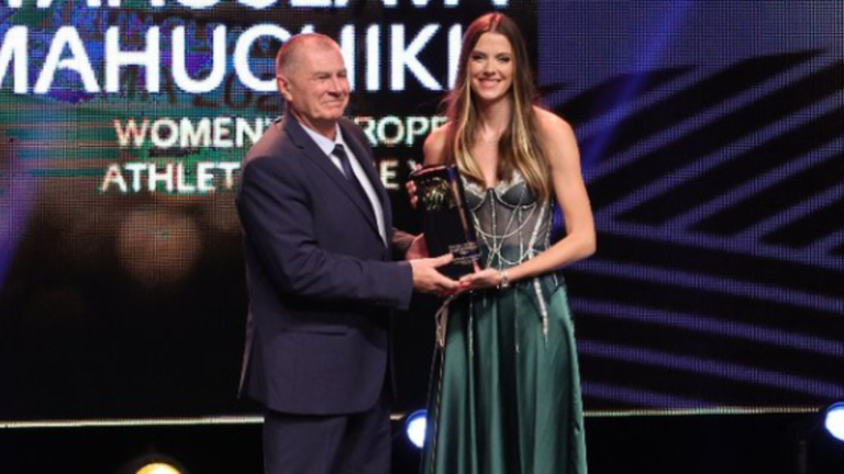 Ярослава Магучіх з нагородою / Фото з відкритих джерел Ярослава Магучіх з нагородою / Фото з відкритих джерел