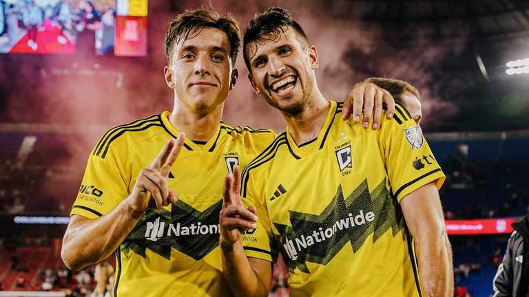 Евгений Чеберко (справа) / ФК Коламбус Крю Евгений Чеберко (справа) / ФК Коламбус Крю