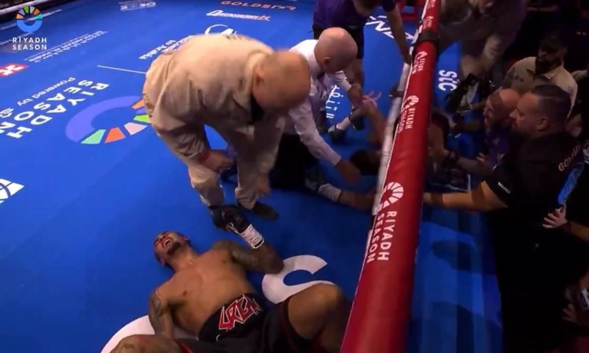 Віттакер і Кемерон впали з рингу / скріншот Віттакер і Кемерон впали з рингу / скріншот