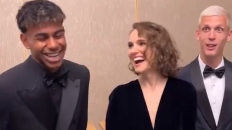 Наталі Портман з Ямалом та Ольмо / Скріншот з відео Наталі Портман з Ямалом та Ольмо / Скріншот з відео