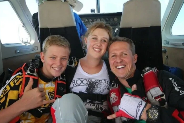 Міхаель Шумахер з дітьми / Фото з відкритих джерел Міхаель Шумахер з дітьми / Фото з відкритих джерел