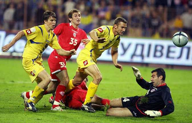 Україна – Грузія у кваліфікації на Євро-2008 / Photo credit should read SERGEI SUPINSKY/AFP via Getty Images