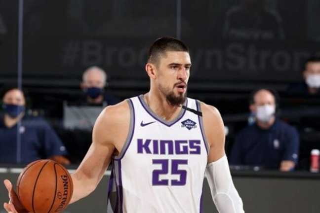 Олексій Лень / фото NBA.com Олексій Лень / фото NBA.com