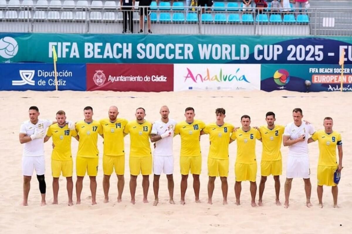 Збірна України з пляжного футболу / фото УАФ Збірна України з пляжного футболу / фото УАФ