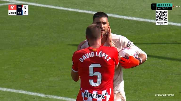 Гассаніга тричі відбив пенальті / Скріншот з трансляції Гассаніга тричі відбив пенальті / Скріншот з трансляції