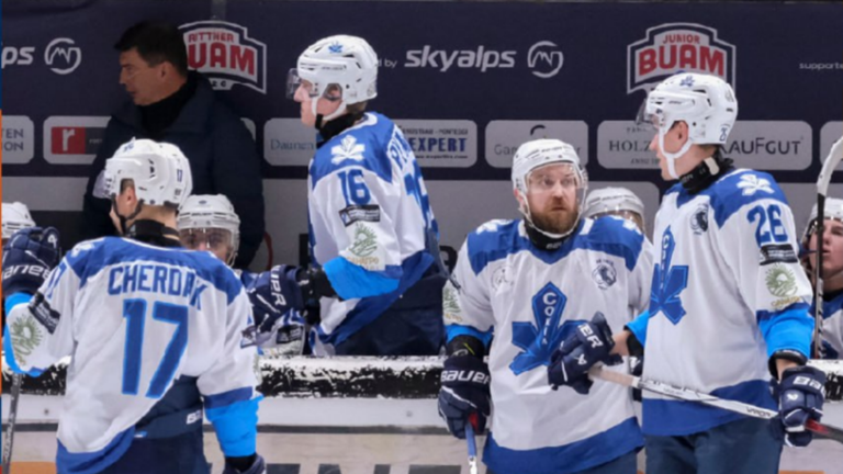 Хоккеисты Сокола / Фото ФХУ Хоккеисты Сокола / Фото ФХУ