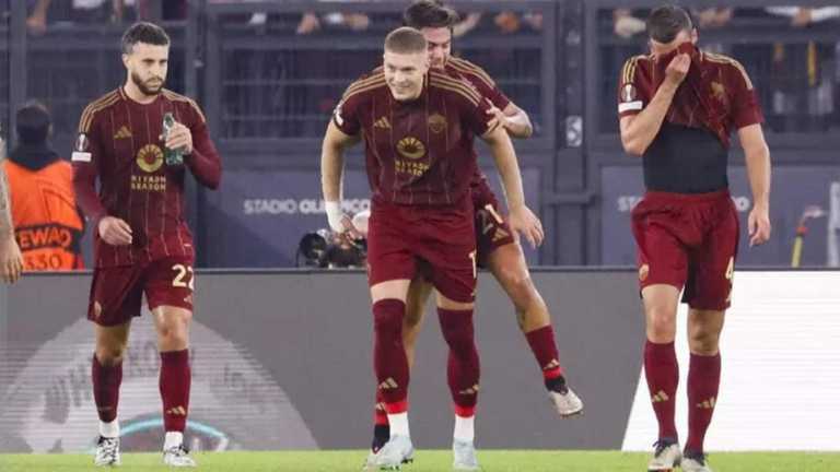 Артем Довбик с партнерами по команде / ANSA Артем Довбик с партнерами по команде / ANSA