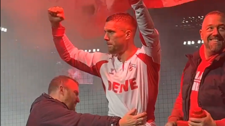 Лукас Подольскі / Скріншот з відео Лукас Подольскі / Скріншот з відео