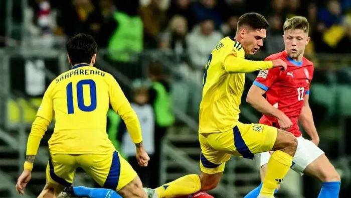 "Казали, помстився за Мудрика": Судаков зізнався, чи спеціально поцілив у Шапаренка під час матчу з Чехією "Казали, помстився за Мудрика": Судаков зізнався, чи спеціально поцілив у Шапаренка під час матчу з Чехією