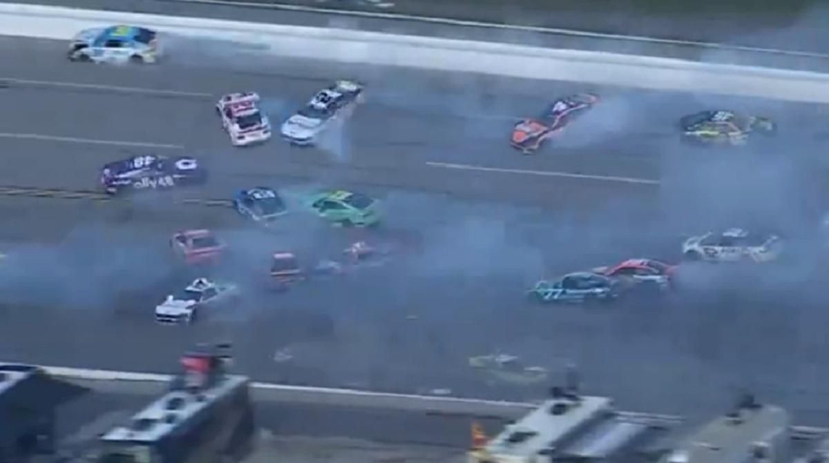 Момент автокатастрофы / Скриншот с видео