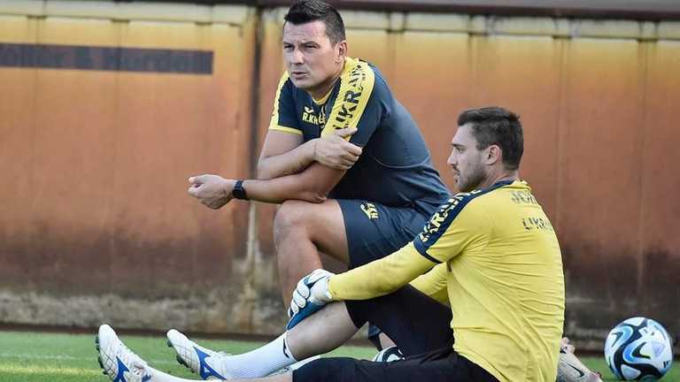 Рустам Худжамов и Георгий Бущан / Фото УАФ Рустам Худжамов и Георгий Бущан / Фото УАФ