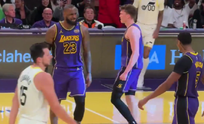 Леброн Джеймс у грі з Ютою / Скріншот з відео Леброн Джеймс у грі з Ютою / Скріншот з відео