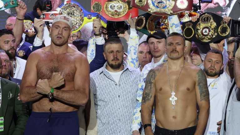 Олександр Усик і Тайсон Ф'юрі / Фото EFE Олександр Усик і Тайсон Ф'юрі / Фото EFE