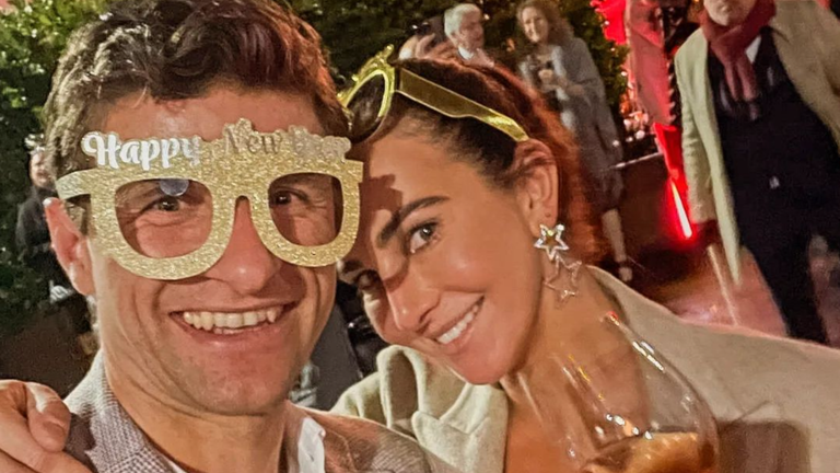 Томас Мюллєр з дружиною / Фото з Instagram Томас Мюллєр з дружиною / Фото з Instagram