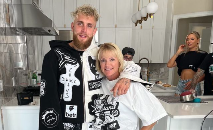 Пол с мамой / Фото из Instagram Пол с мамой / Фото из Instagram