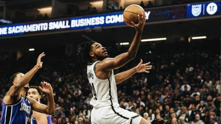 Сакраменто в матче с Оклахомой / фото EFE Сакраменто в матче с Оклахомой / фото EFE