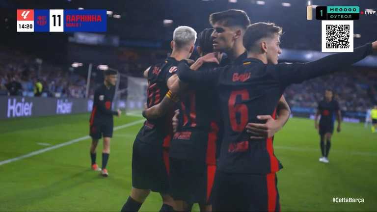 Гравці Барселони святкують гол / Скріншот з трансляції Гравці Барселони святкують гол / Скріншот з трансляції