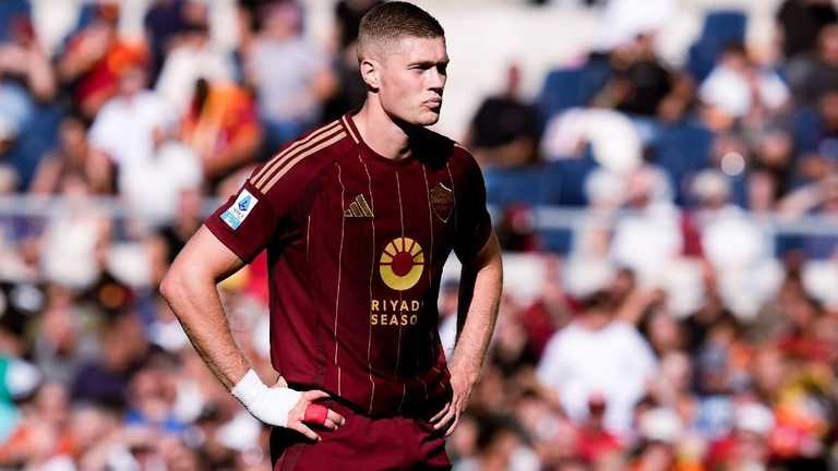 Артем Довбик у Серії А Photo by Giuseppe Maffia/NurPhoto via Getty Images Артем Довбик у Серії А Photo by Giuseppe Maffia/NurPhoto via Getty Images