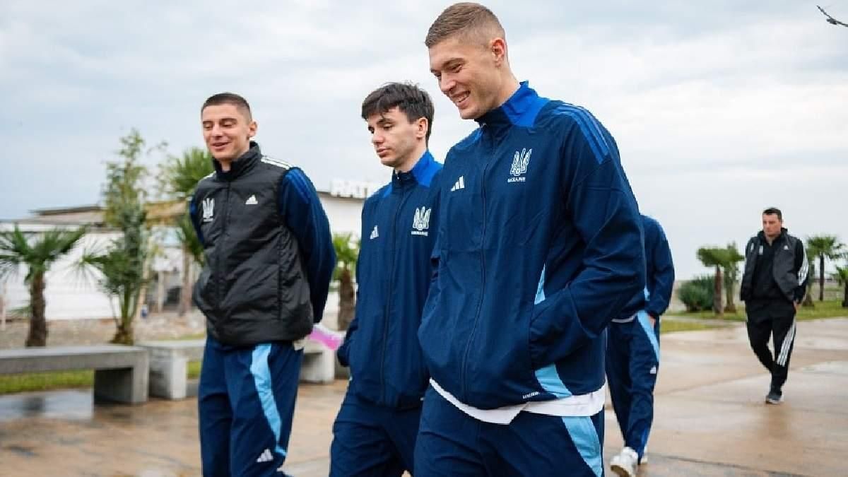 Артем Довбик (крайній праворуч) / Фото УАФ