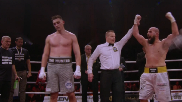 Олександр Захожий програв пояс / Скріншот з трансляції Олександр Захожий програв пояс / Скріншот з трансляції