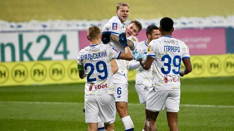 Гравці Динамо / Фото київського клубу Гравці Динамо / Фото київського клубу