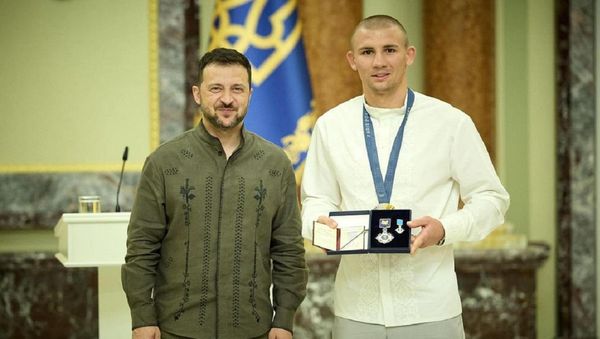 "Сльози накочуються, наче це було вчора": Хижняк повернувся з табору Усика і відповів, чи перейде в професіонали