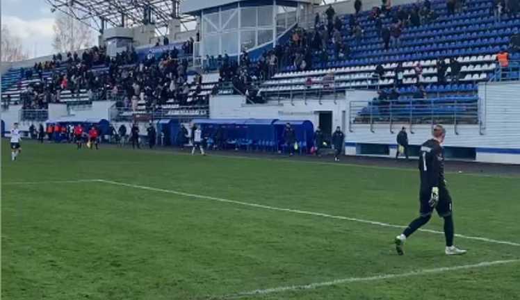 Перерваний матч / Скріншот з відео Перерваний матч / Скріншот з відео