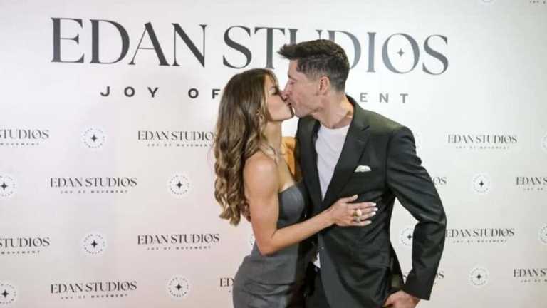 Роберт Лєвандовскі з дружиною / Фото з Instagram Роберт Лєвандовскі з дружиною / Фото з Instagram