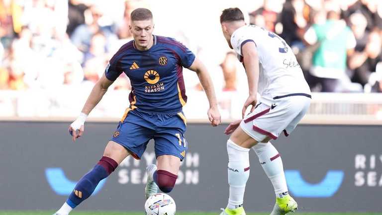 Артем довбик (ліворуч) / Фото Giuseppe Maffia/NurPhoto via Getty Images Артем довбик (ліворуч) / Фото Giuseppe Maffia/NurPhoto via Getty Images