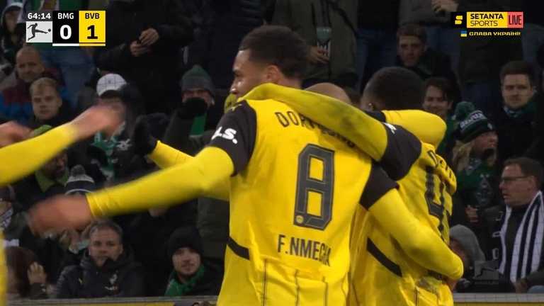 Гравці Борусії Д святкують гол / Скріншот з трансляції Гравці Борусії Д святкують гол / Скріншот з трансляції