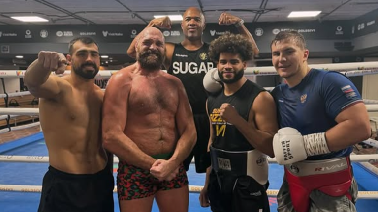 Ф'юрі зі спаринг-партнерами / Фото з Instagram Ф'юрі зі спаринг-партнерами / Фото з Instagram