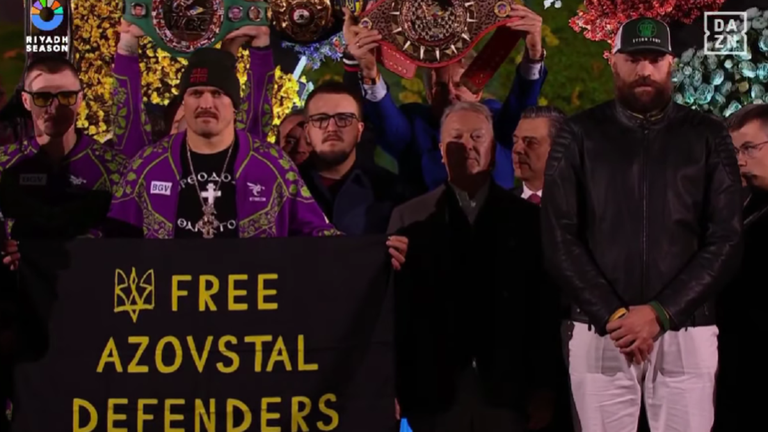 Олександр Усик й Тайсон Ф'юрі / Скріншот з відео Олександр Усик й Тайсон Ф'юрі / Скріншот з відео