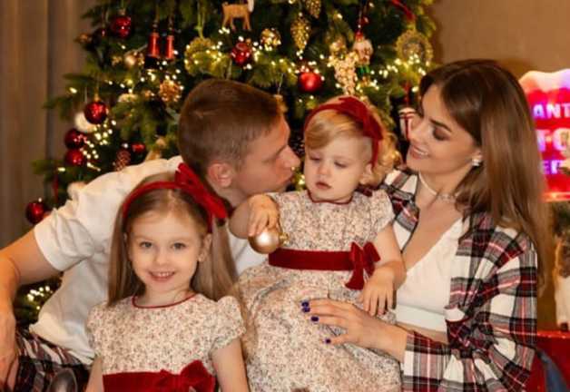 Зинченко вместе с семьей / Фото іnstagram.com/v.lada_sedan Зинченко вместе с семьей / Фото іnstagram.com/v.lada_sedan