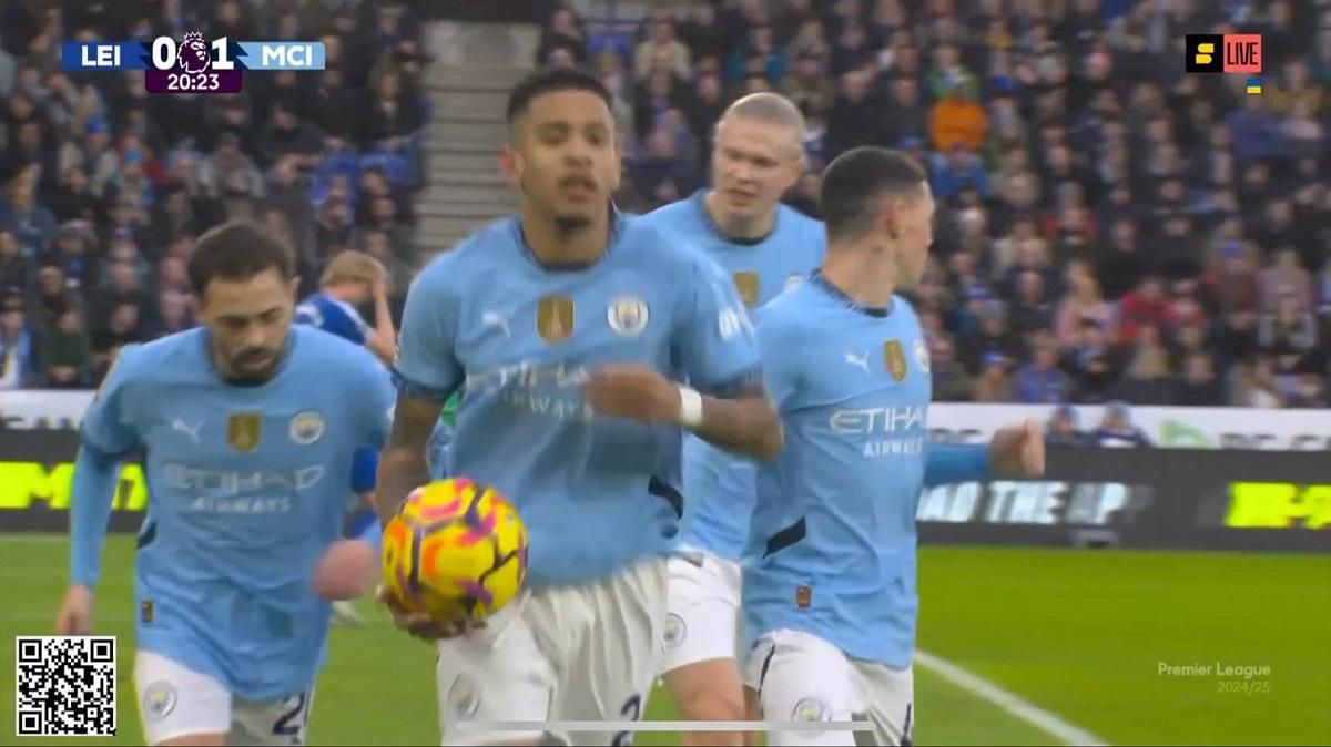 Игроки Ман Сити празднуют гол / Скриншот из трансляции Игроки Ман Сити празднуют гол / Скриншот из трансляции