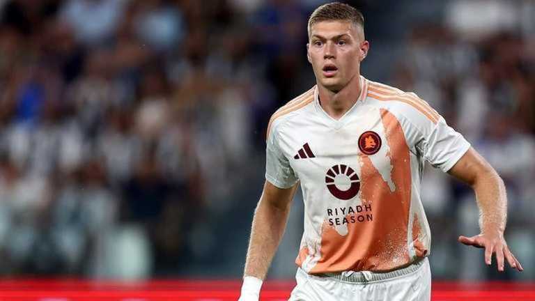 Артем Довбик / Photo by sportinfoto/DeFodi Images via Getty Images Артем Довбик / Photo by sportinfoto/DeFodi Images via Getty Images