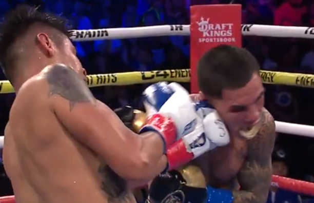 Наваррете нокаутував Вальдеса у шостому раунді й захистив звання чемпіона світу – відео побиття