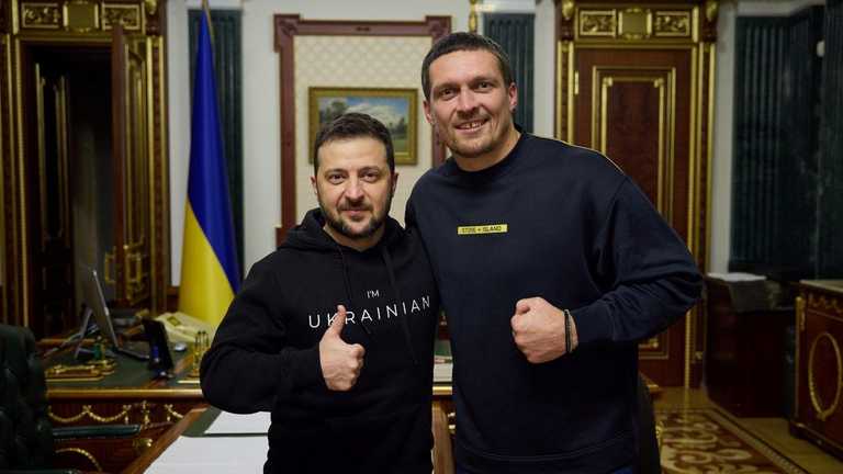 Володимир Зеленський і Олександр Усик / Фото з відкритих джерел Володимир Зеленський і Олександр Усик / Фото з відкритих джерел