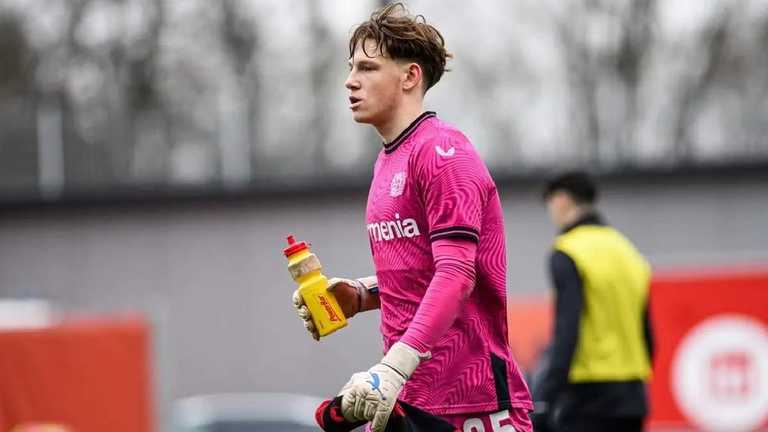 Олександр Петренко / ФК Байєр Олександр Петренко / ФК Байєр