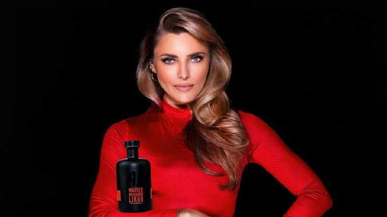 София Томалла / Фото instagram.com/sophiathomalla София Томалла / Фото instagram.com/sophiathomalla