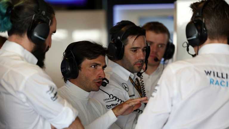 Карлос Сайнс (по центру) / Фото EFE Карлос Сайнс (по центру) / Фото EFE